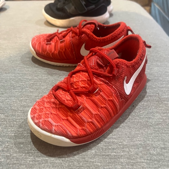 Lot of size 8C and one 9C NIKE Sneakers! - Picture 6 of 7